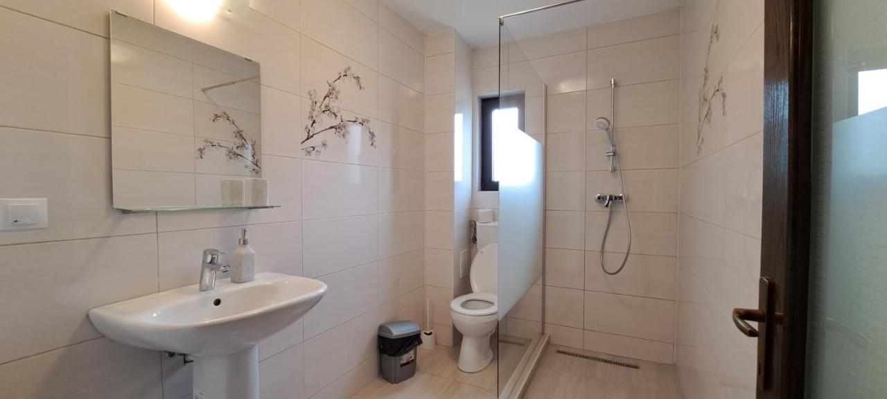 شقة Casa De Vacanta برانْ المظهر الخارجي الصورة